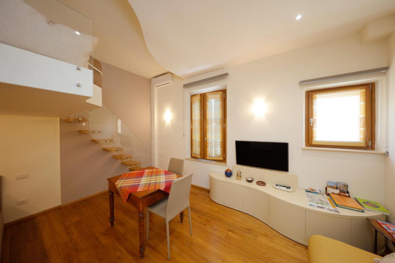 Siena Uptown - Sabrina'S Cozy Apartment Eksteriør bilde