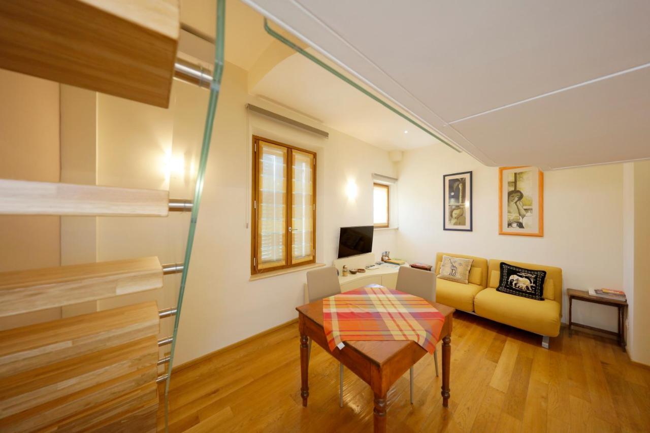 Siena Uptown - Sabrina'S Cozy Apartment Eksteriør bilde